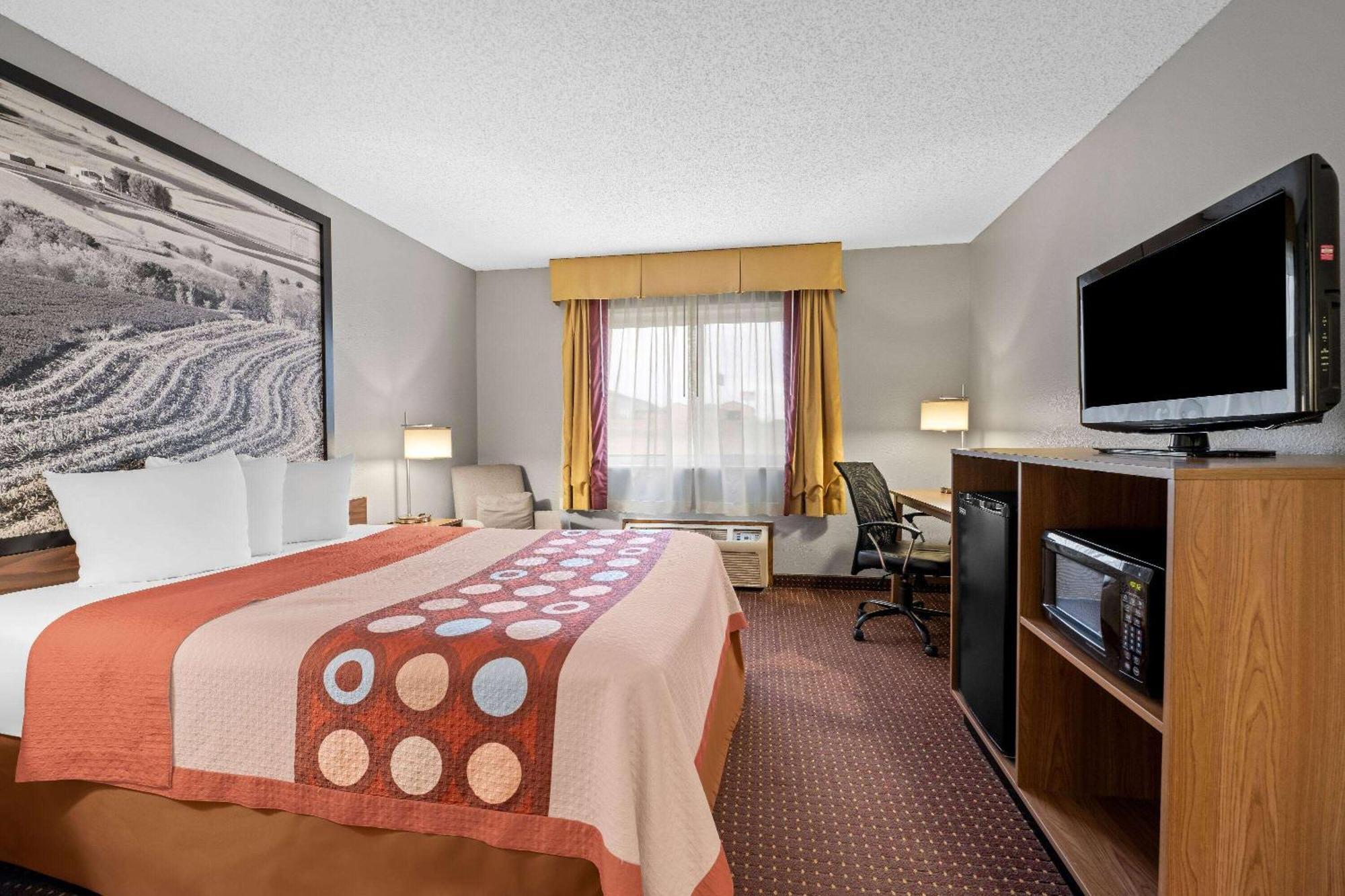 Super 8 By Wyndham Waverly Exterior foto