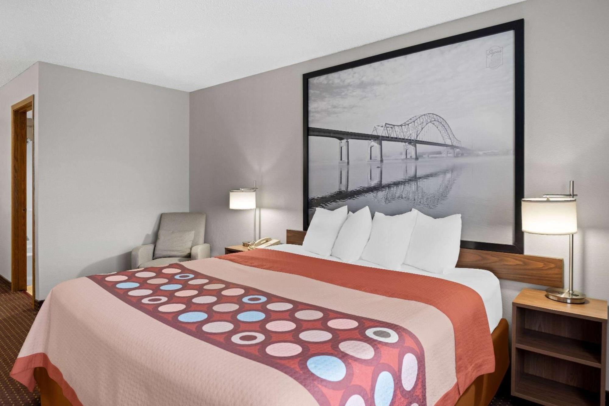 Super 8 By Wyndham Waverly Exterior foto
